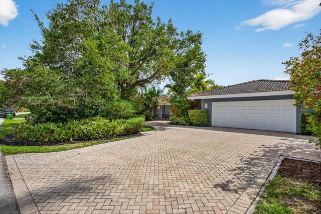 2732 NE 35th Drive, Fort Lauderdale, FL 33308