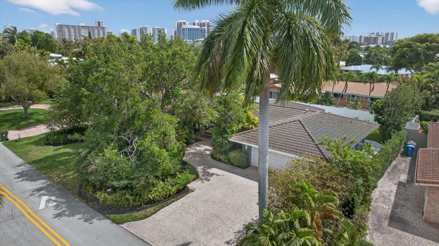 2732 NE 35th Drive, Fort Lauderdale, FL 33308