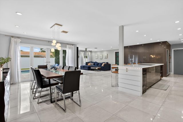 2732 NE 35th Drive, Fort Lauderdale, FL 33308