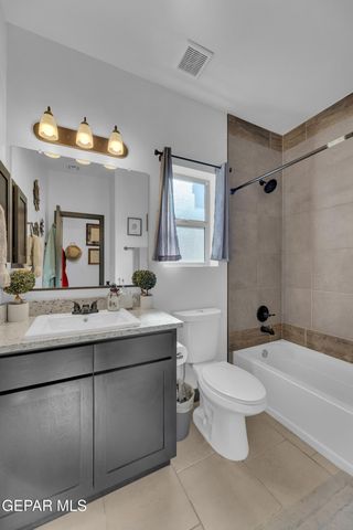 4580 MARK AVIZO Street, El Paso, TX 79938