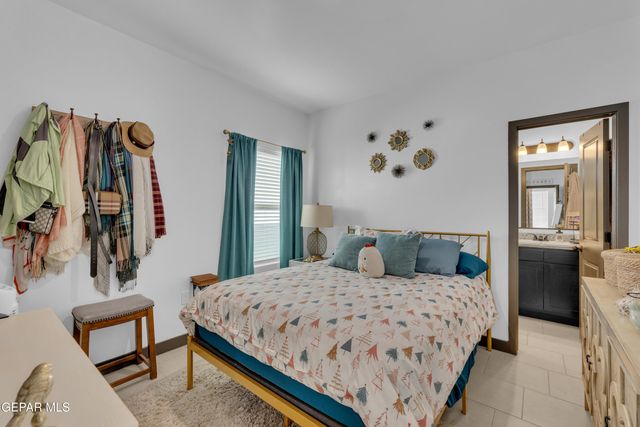 4580 MARK AVIZO Street, El Paso, TX 79938