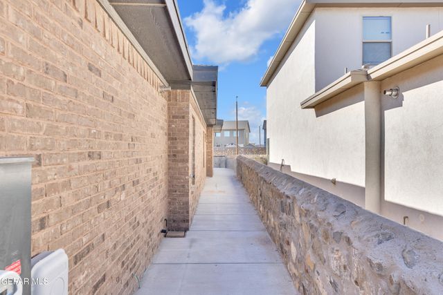 4580 MARK AVIZO Street, El Paso, TX 79938