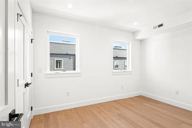 2812 S 9TH ST, Philadelphia, PA 19148