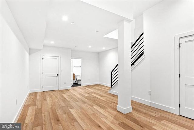 2812 S 9TH ST, Philadelphia, PA 19148
