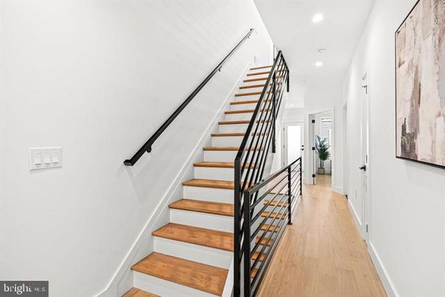 2812 S 9TH ST, Philadelphia, PA 19148