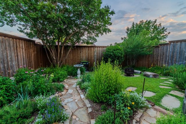 5209 Pruitt Drive, The Colony, TX 75056
