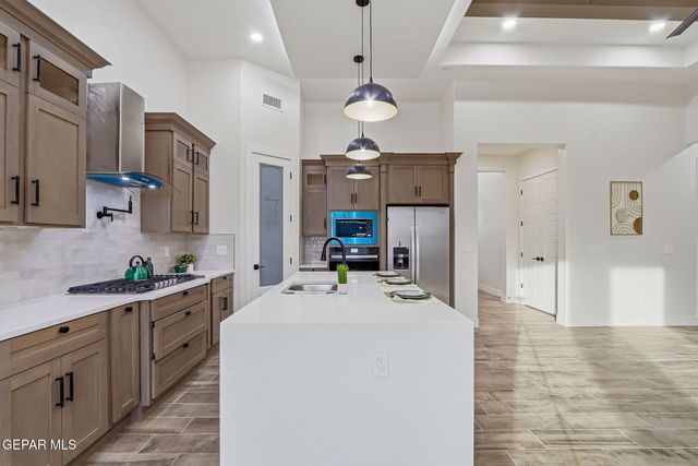 416 PLATEAU Drive, Socorro, TX 79927