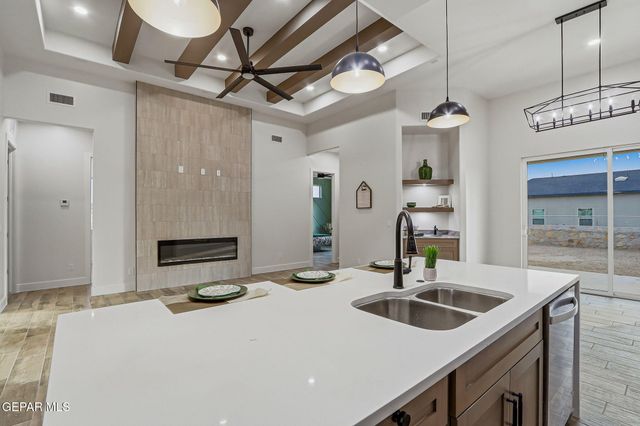 416 PLATEAU Drive, Socorro, TX 79927