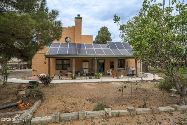 1461 W Brown Road, Las Cruces, NM 88005