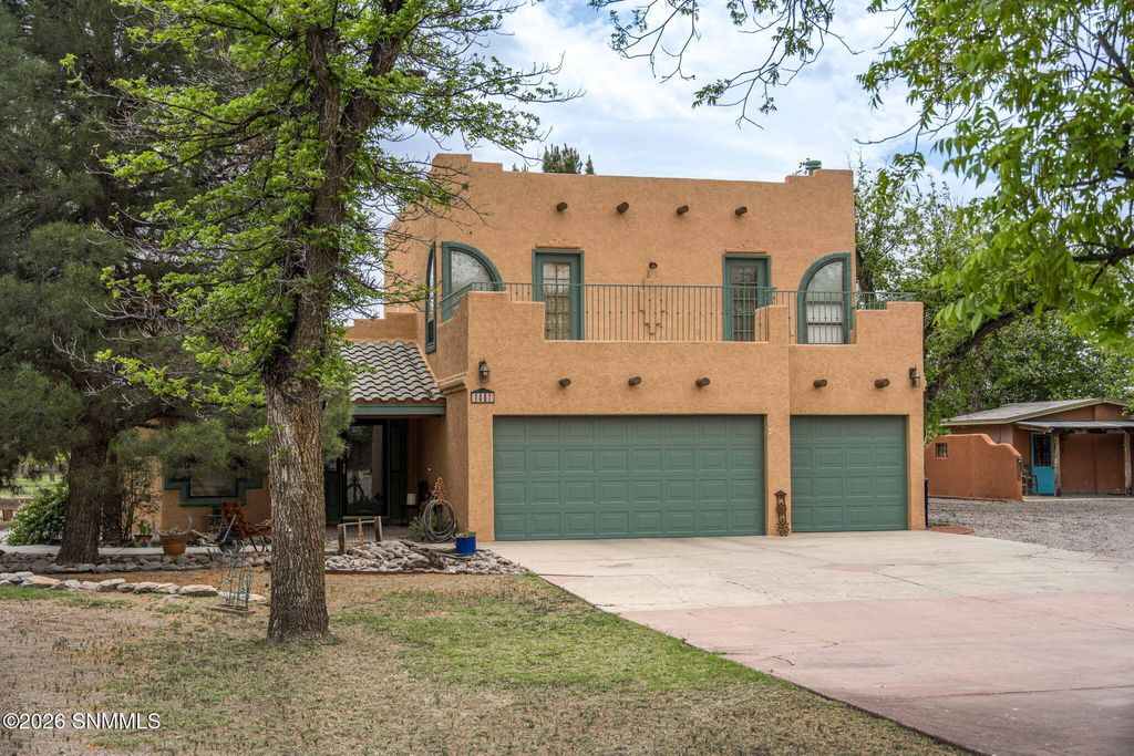 1461 W Brown Road, Las Cruces, NM 88005