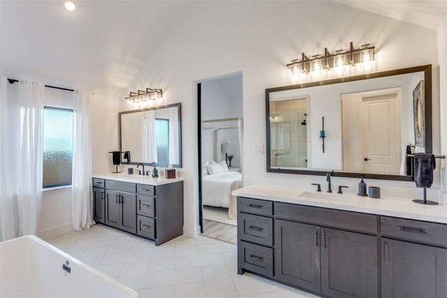 10440 Gray Hills Drive, Fort Worth, TX 76126