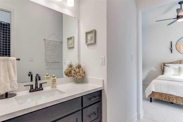 10440 Gray Hills Drive, Fort Worth, TX 76126