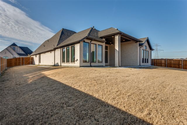 10440 Gray Hills Drive, Fort Worth, TX 76126