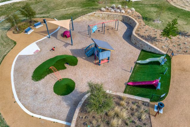 10440 Gray Hills Drive, Fort Worth, TX 76126