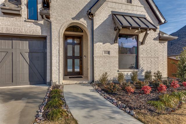 10440 Gray Hills Drive, Fort Worth, TX 76126