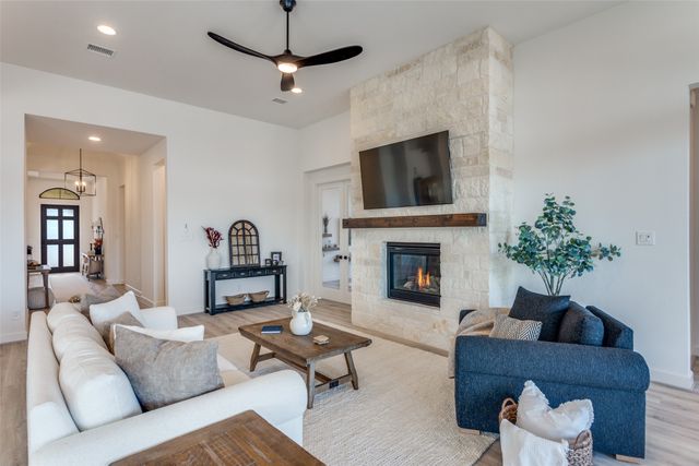 10440 Gray Hills Drive, Fort Worth, TX 76126