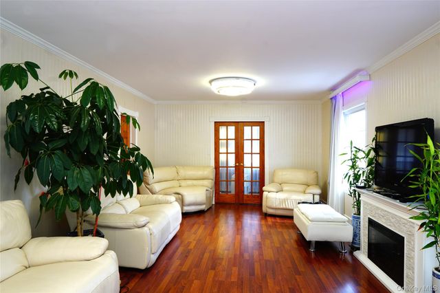 230 Lindenwood Road, Staten Island, NY 10308