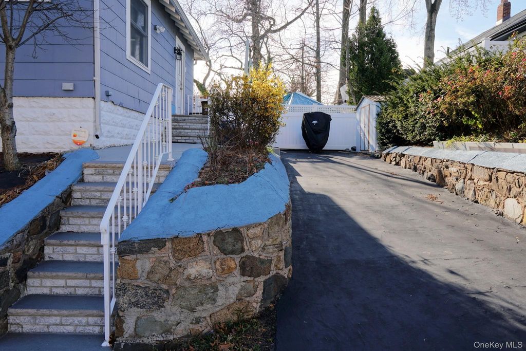 230 Lindenwood Road, Staten Island, NY 10308