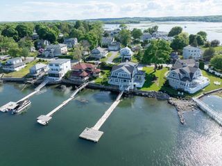 8 Riverside Rd, Gloucester, MA 01930