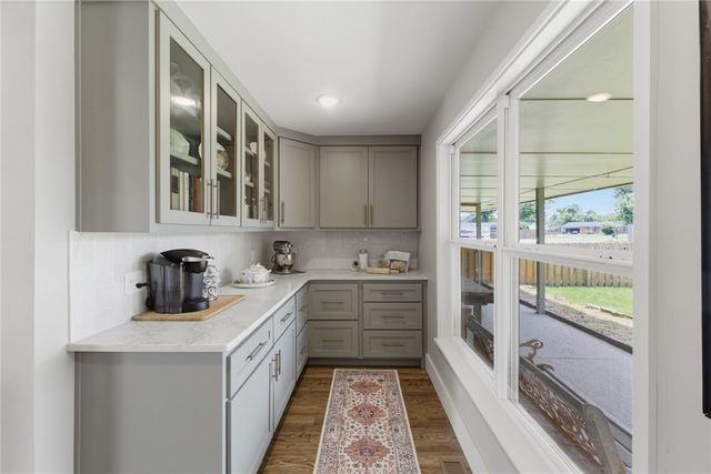 504 S 11th Place, Rogers, AR 72756