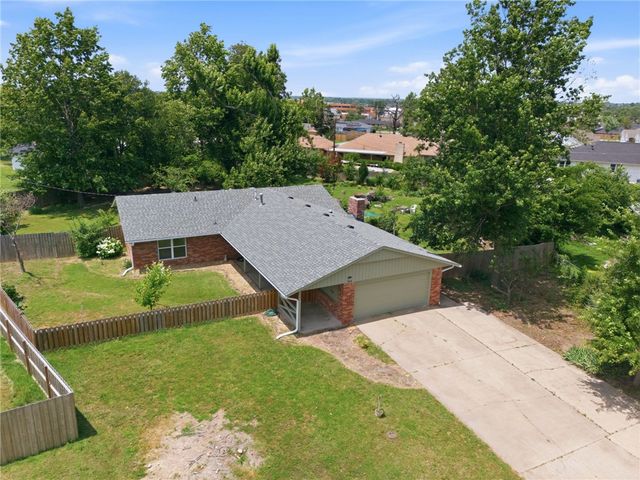 504 S 11th Place, Rogers, AR 72756
