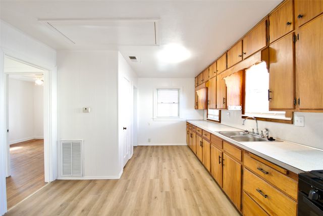 1224 ASHLEMAN Street, Bellmead, TX 76705