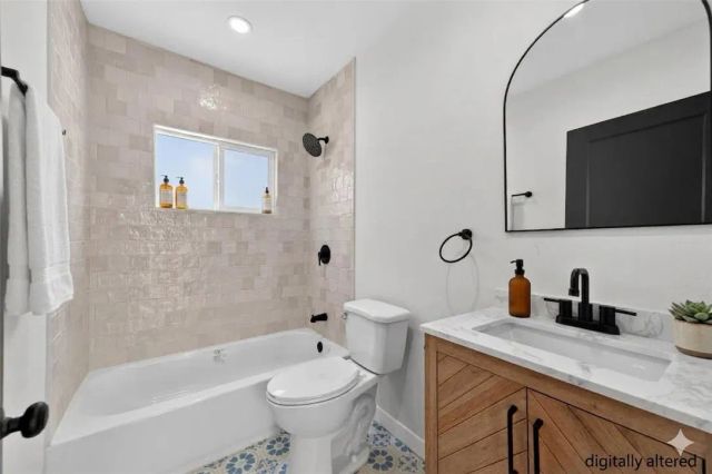 7611 S Hobart, Los Angeles, CA 90047