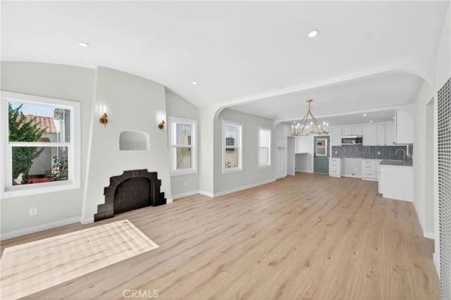 7611 S Hobart, Los Angeles, CA 90047