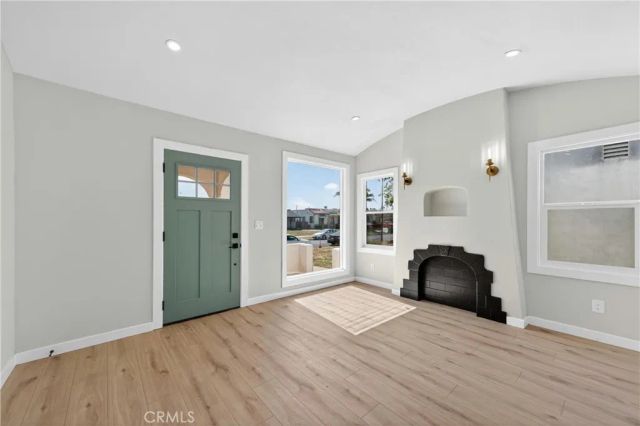 7611 S Hobart, Los Angeles, CA 90047