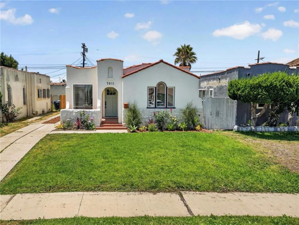 7611 S Hobart, Los Angeles, CA 90047