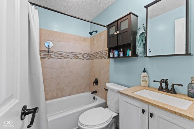 407-409 N Wayne Street, Danville, IN 46122