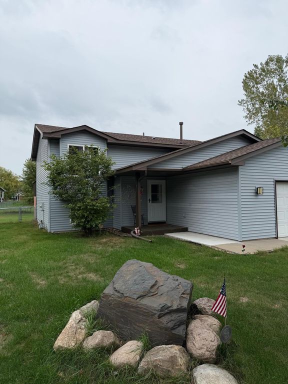 26007 10th Street W, Zimmerman, MN 55398 — exterior
