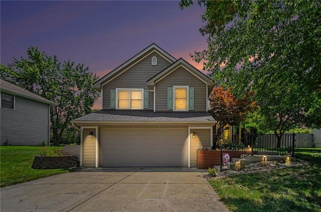 507 E 10th Street, Kearney, MO 64060