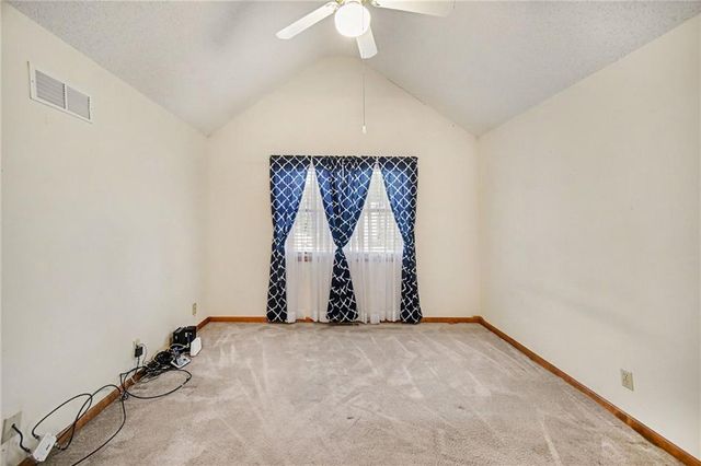 507 E 10th Street, Kearney, MO 64060