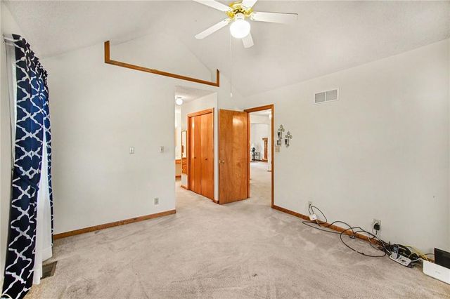 507 E 10th Street, Kearney, MO 64060