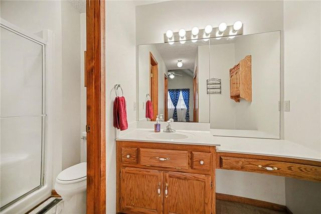 507 E 10th Street, Kearney, MO 64060