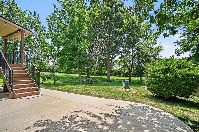 507 E 10th Street, Kearney, MO 64060