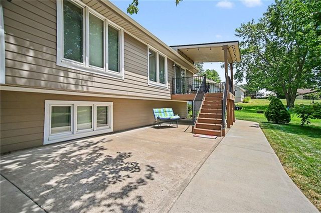 507 E 10th Street, Kearney, MO 64060