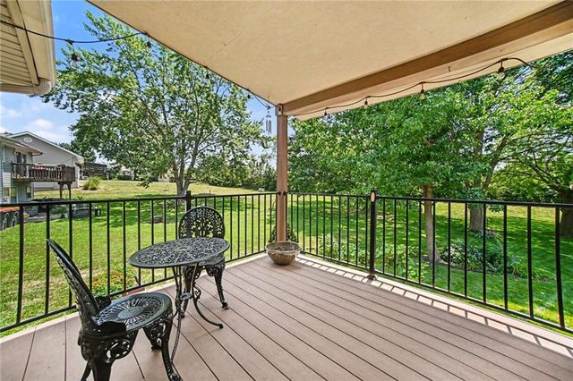 507 E 10th Street, Kearney, MO 64060