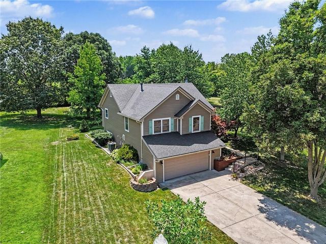 507 E 10th Street, Kearney, MO 64060