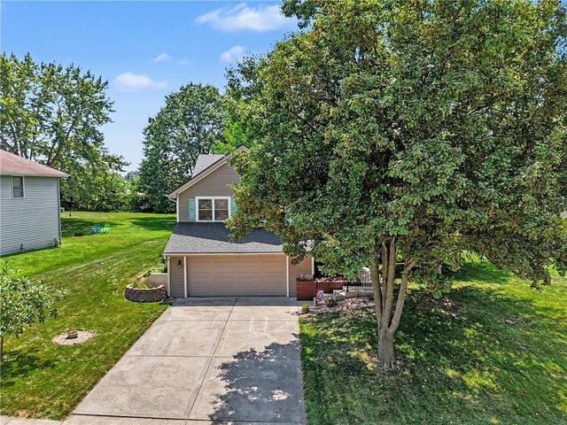 507 E 10th Street, Kearney, MO 64060
