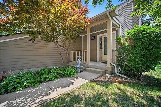 507 E 10th Street, Kearney, MO 64060