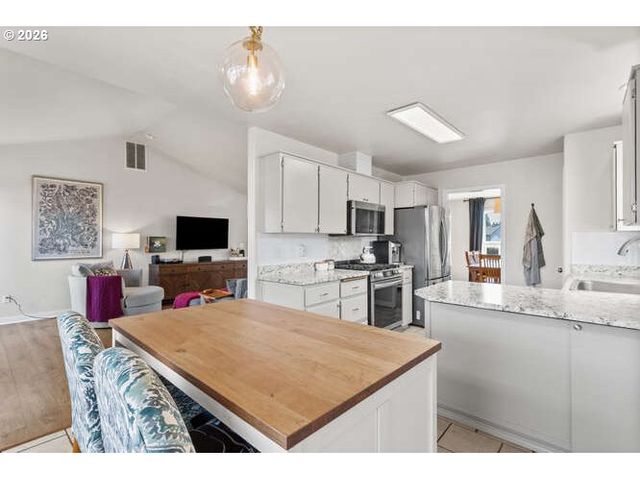 8012 Ne 100TH Cir, Vancouver, WA 98662