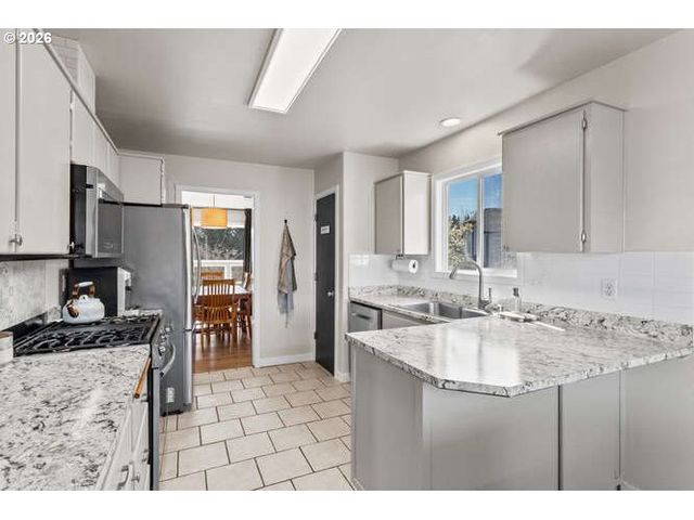 8012 Ne 100TH Cir, Vancouver, WA 98662