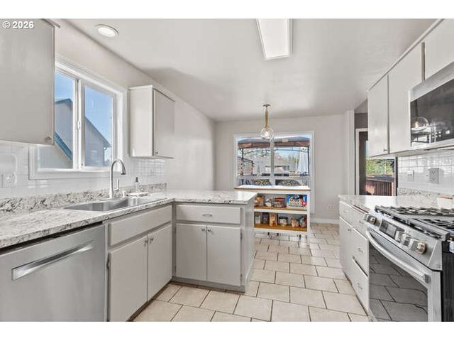 8012 Ne 100TH Cir, Vancouver, WA 98662