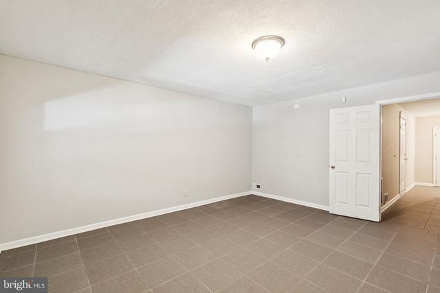 2828 OGDEN ST, Philadelphia, PA 19130