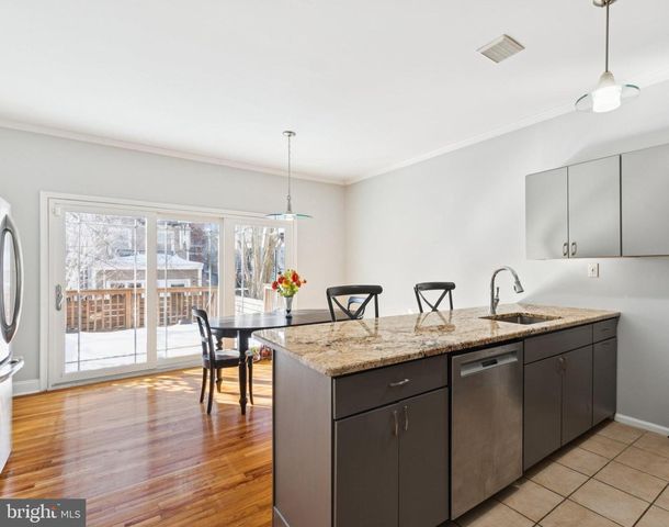 2828 OGDEN ST, Philadelphia, PA 19130