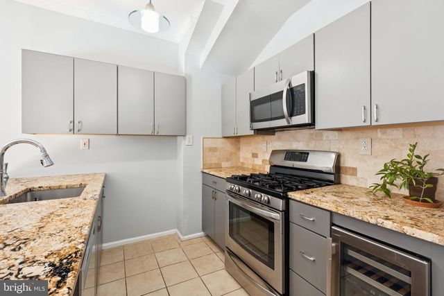 2828 OGDEN ST, Philadelphia, PA 19130