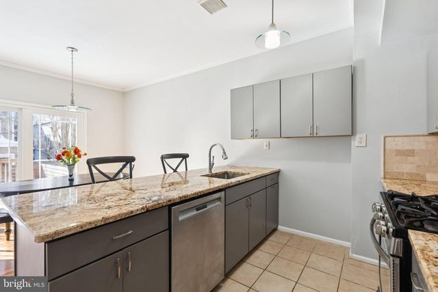 2828 OGDEN ST, Philadelphia, PA 19130