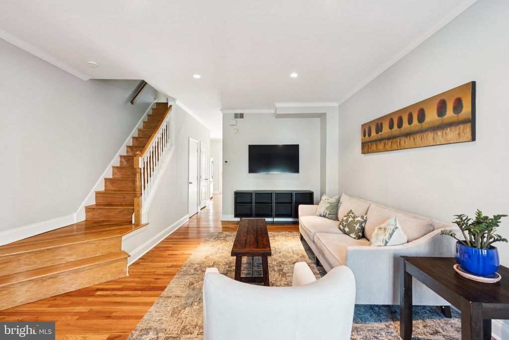 2828 OGDEN ST, Philadelphia, PA 19130